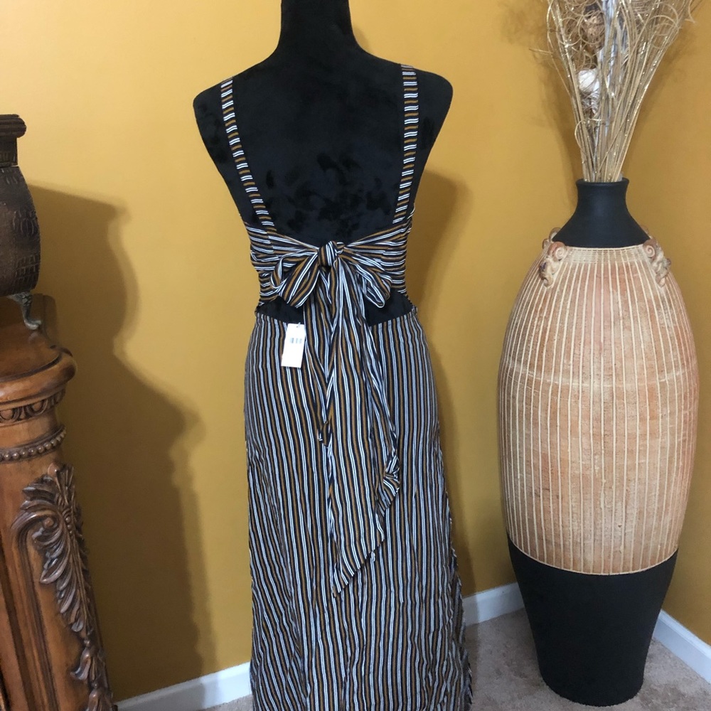 Dress - Picture 2 of 5
